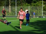 Laatste training S.K.N.W.K. JO10-1 van seizoen 2022-2023 (partijtje tegen de ouders) (140/165)